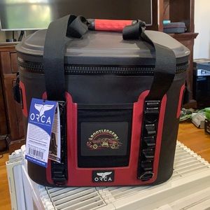 NWT limited edition luck combs 20 can cooler